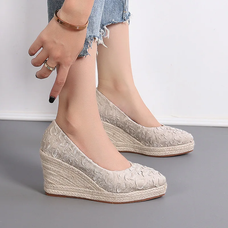 รองเท้าส้นสูงแบบแพลตฟอร์มลายดอ - Wedge Espadrille Women บทวิจารณ์และราคา