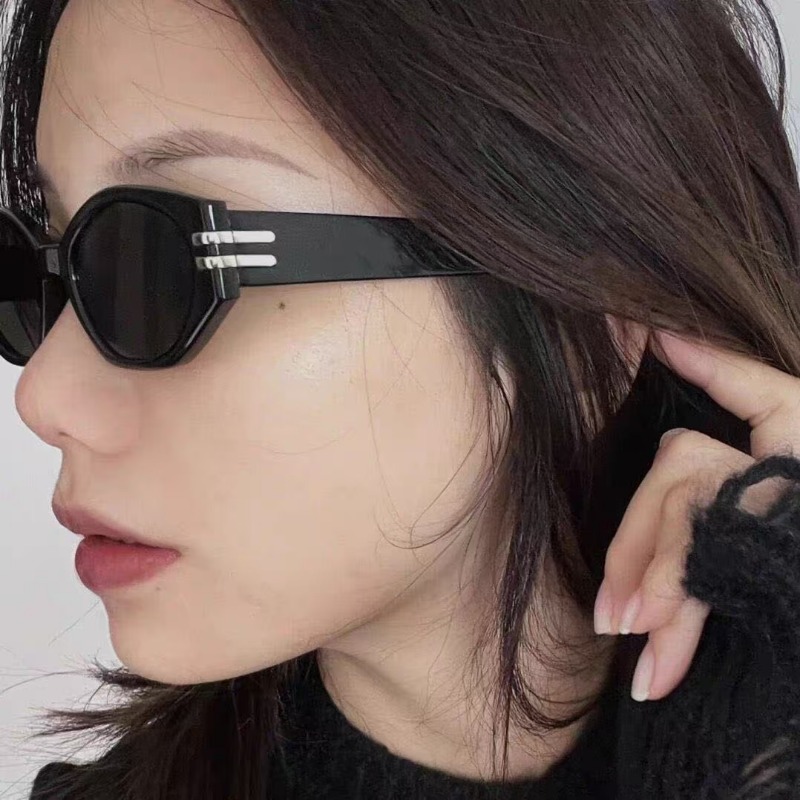 แว่นกันแดดทรงแคทอาย Y2K กรอบเล - Sunglasses Cat Eye บทวิจารณ์และราคา